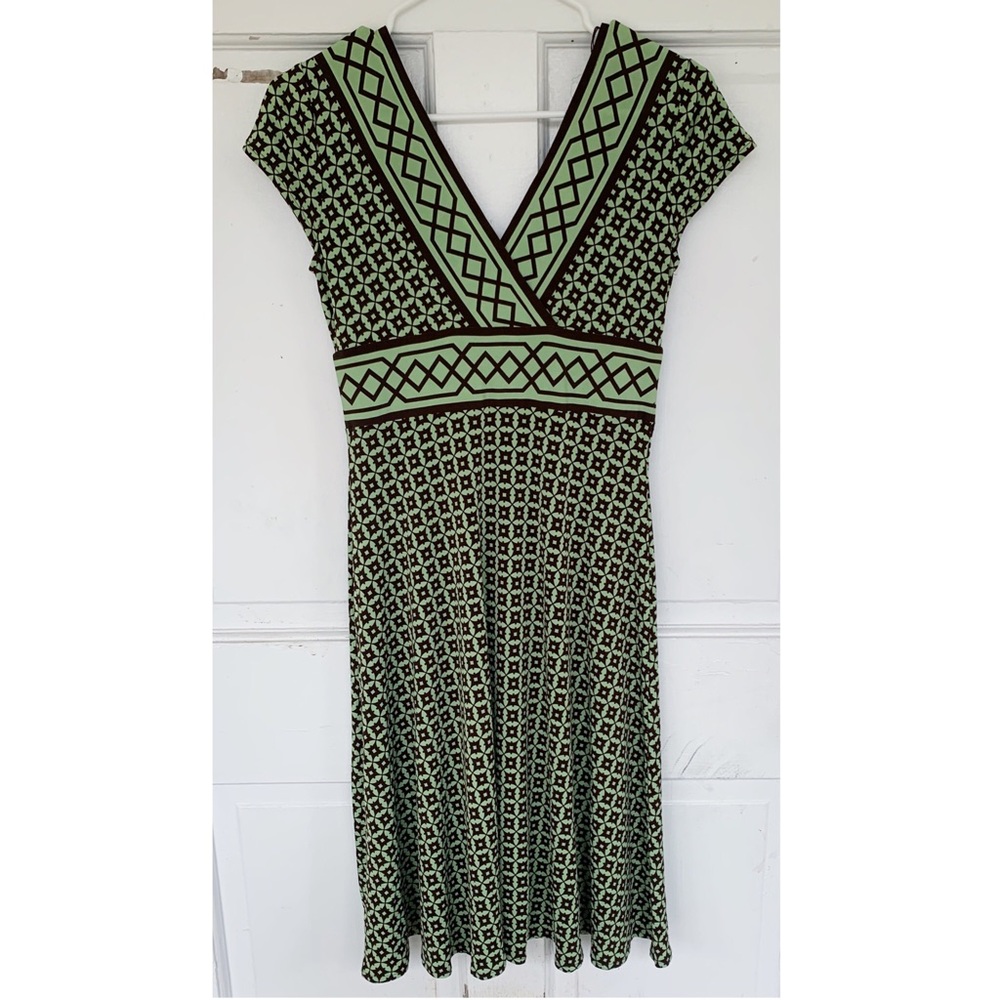 Maggy London All occasion knee length dress, green and brown pattern, Size 4